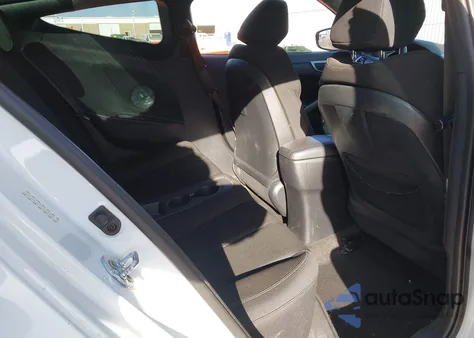 2016 Hyundai Veloster из США, поврежденный, VIN KMHTC6AD5GU256920